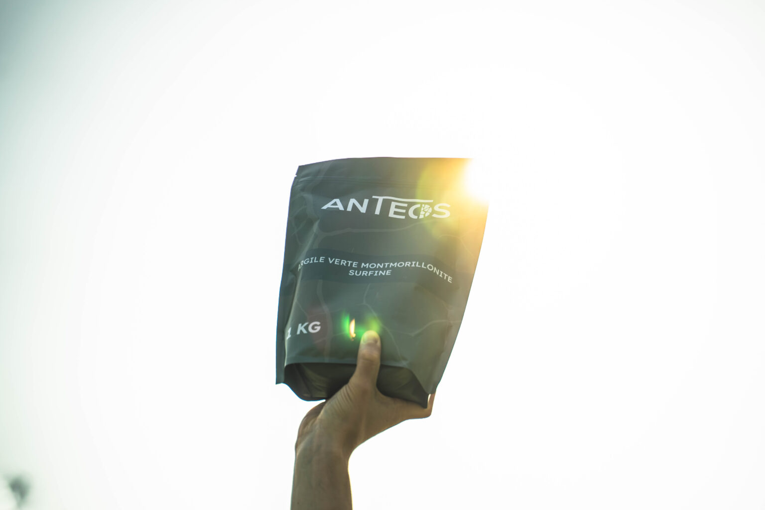 Sachet d'argile montmorillonite Anteos, idéal pour la récupération musculaire après un effort sportif.