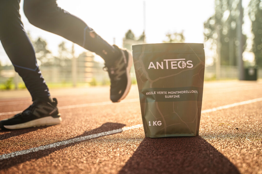 Argile verte montmorillonite Anteos utilisée pour soulager un genou douloureux